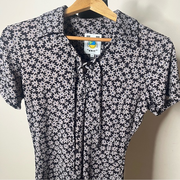 UNIF Women’s Corin Black Gray Floral Short Sleeve Lace Up Stretchy Mini Dress M - Picture 8 of 12